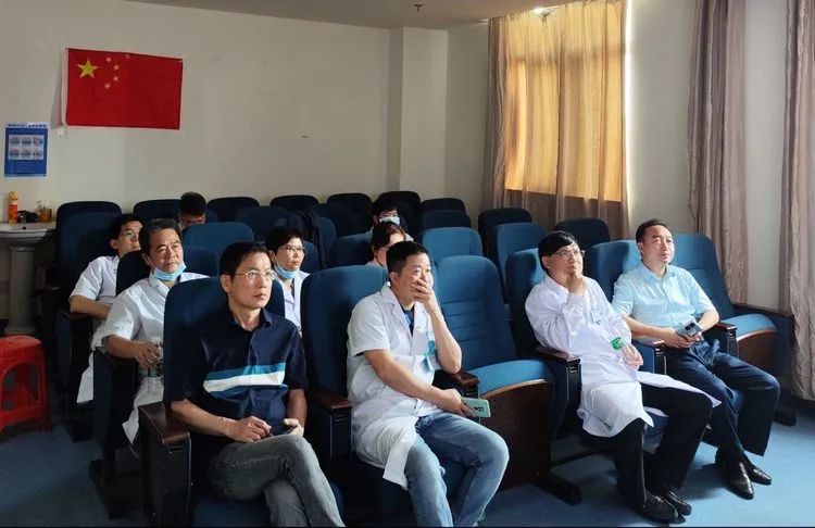 (多学科专家讨论该患者病情MDT).jpg (多学科专家讨论该患者病情MDT).jpg